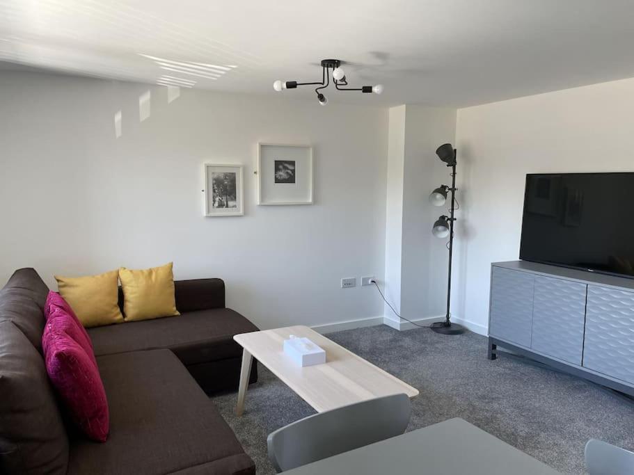 Paradigm House, Modern 2-Bedroom Duplex Apartment 2, Free Parking, Оксфорд Екстериор снимка